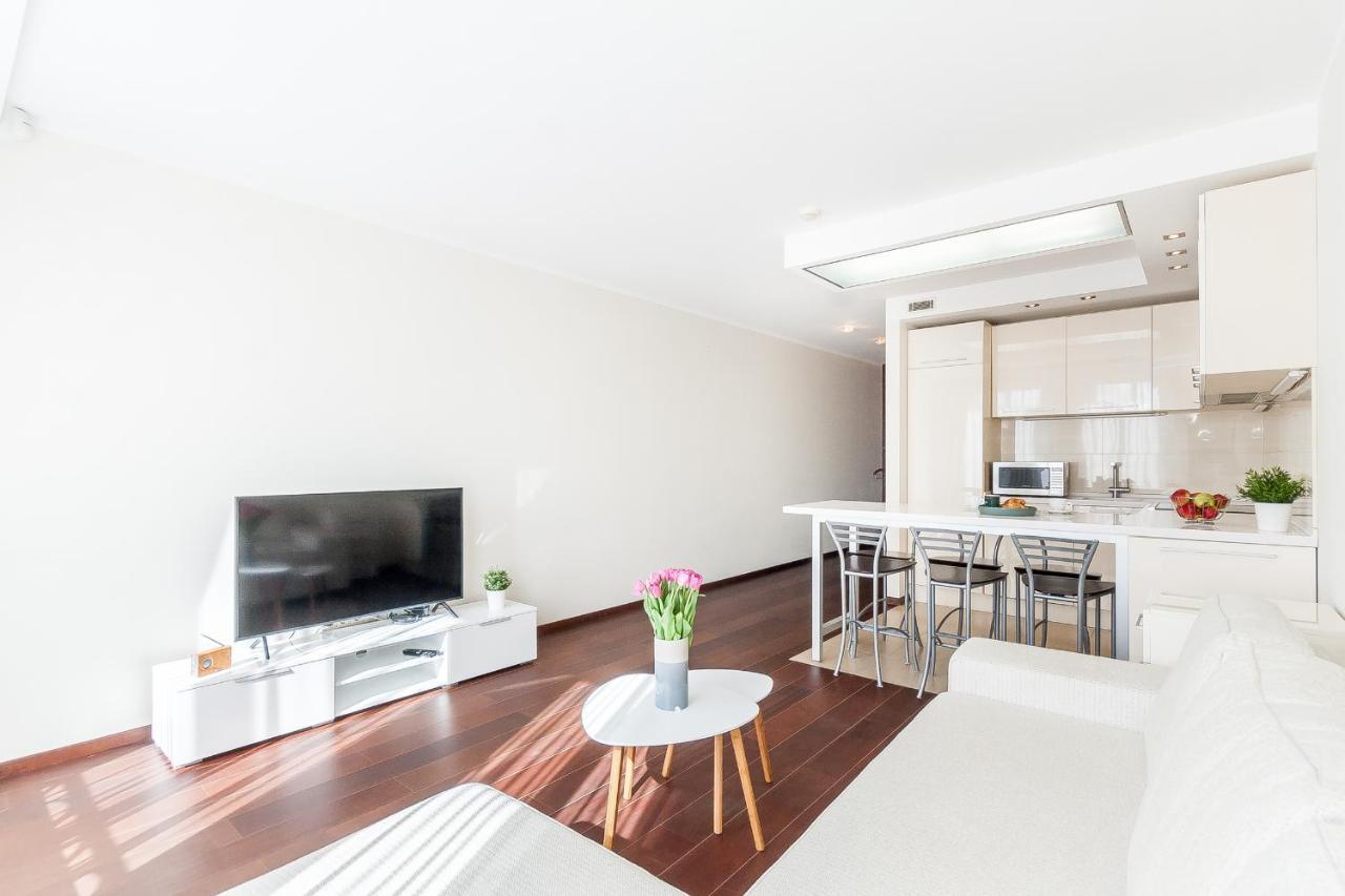 Central Apartment In Gedimino Av By Urban Rent Vilna Exterior foto