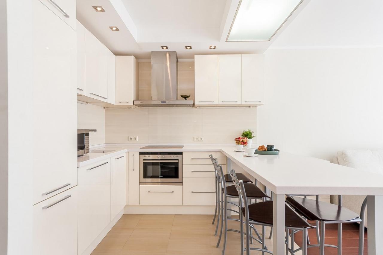Central Apartment In Gedimino Av By Urban Rent Vilna Exterior foto