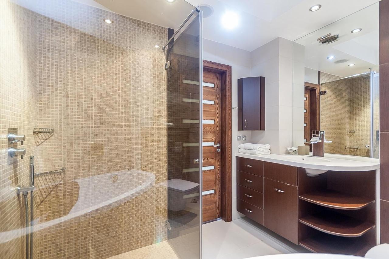 Central Apartment In Gedimino Av By Urban Rent Vilna Exterior foto