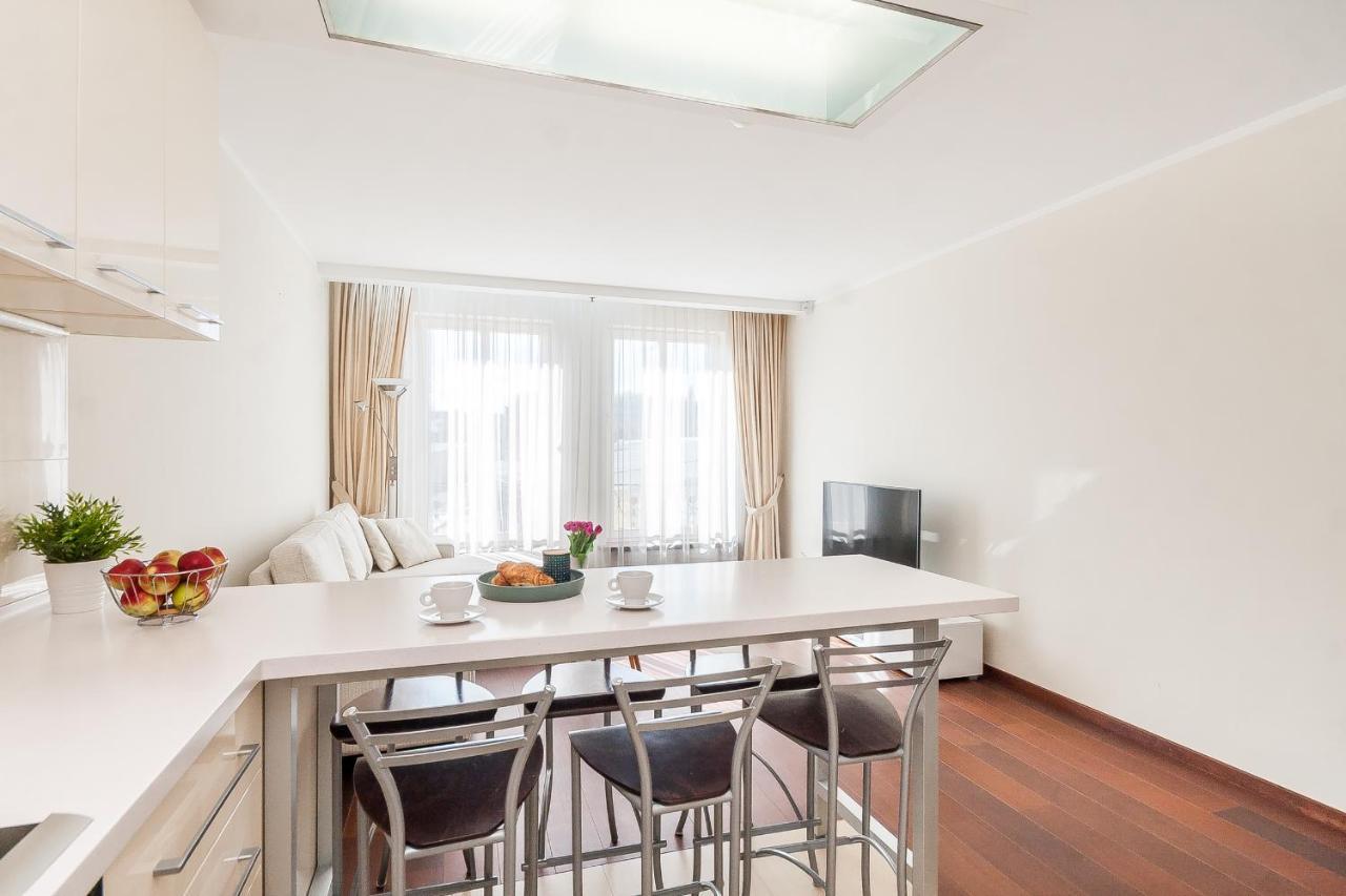 Central Apartment In Gedimino Av By Urban Rent Vilna Exterior foto