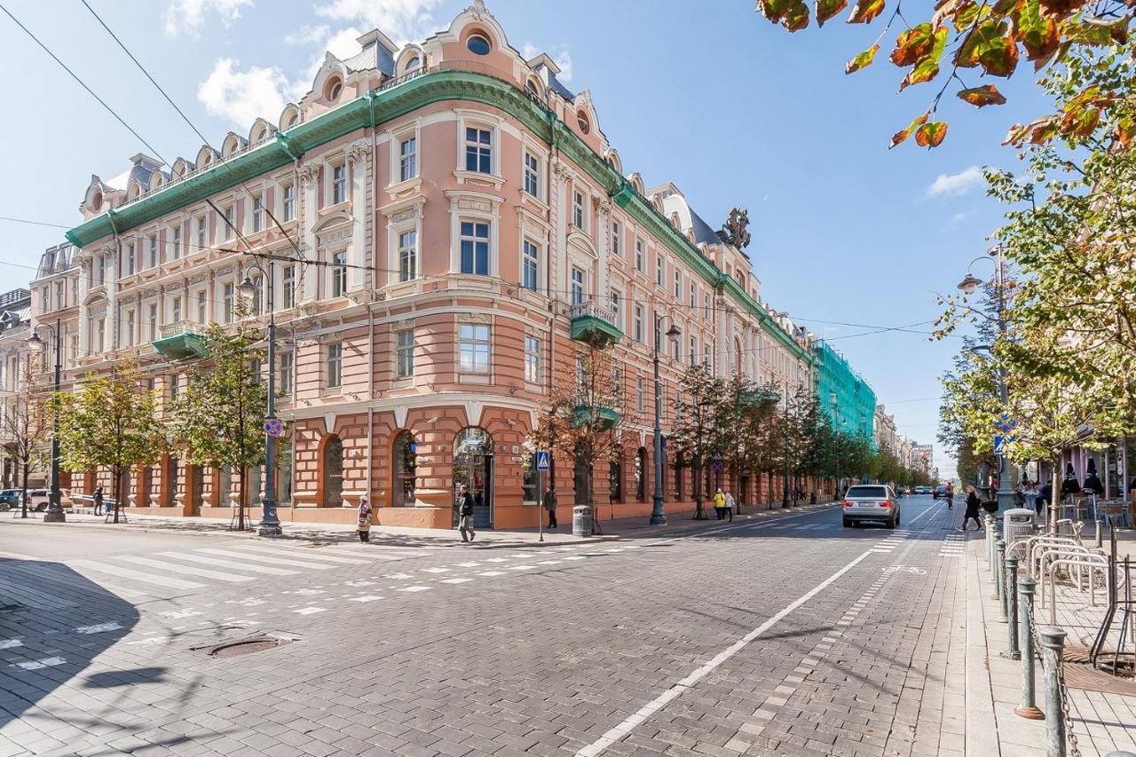 Central Apartment In Gedimino Av By Urban Rent Vilna Exterior foto